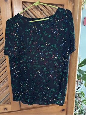 Banana Republic Factory Black Short-Sleeve Tee with Multicolor Floral Dots